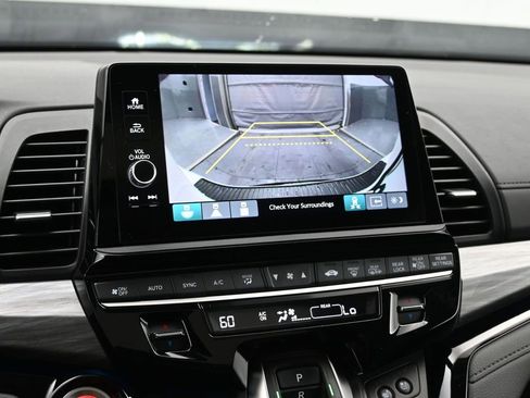 Used 2025 Honda Odyssey Elite image 13