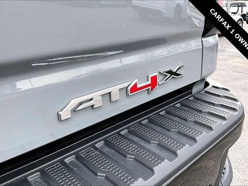 Used 2024 GMC Sierra 2500 AT4X image 24