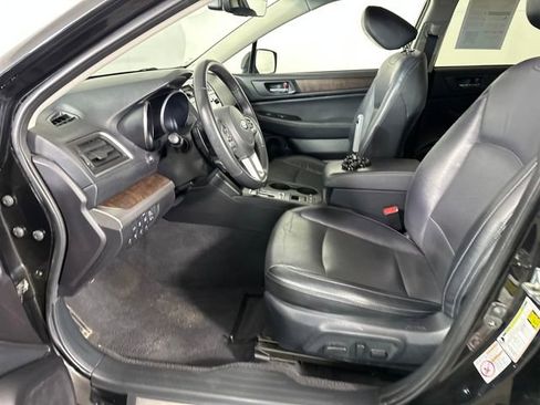 Used 2017 Subaru Outback 3.6R Limited image 11