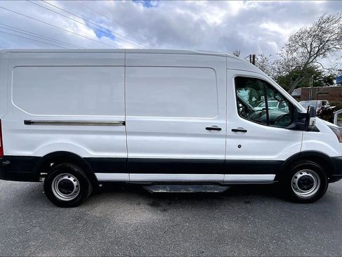 Used 2018 Ford Transit 250 image 16