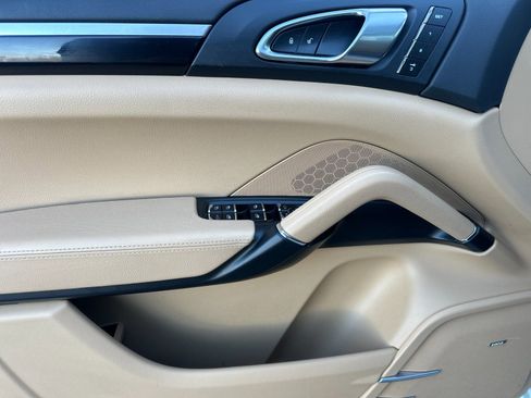 Used 2014 Porsche Cayenne Diesel image 10