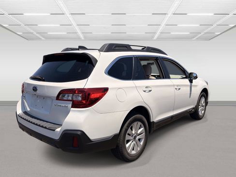 Used 2018 Subaru Outback 2.5i Premium AWD/4WD image 5