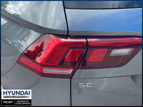 Used 2023 Volkswagen Tiguan SE R-Line FWD image 10