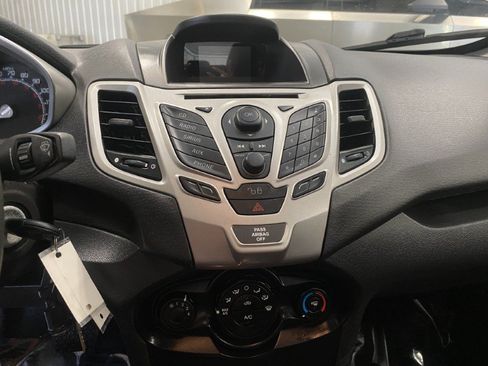 Used 2012 Ford Fiesta SE FWD image 29
