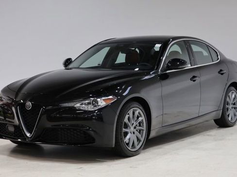 Used 2020 Alfa Romeo Giulia AWD w/ Cold Weather Package image 3