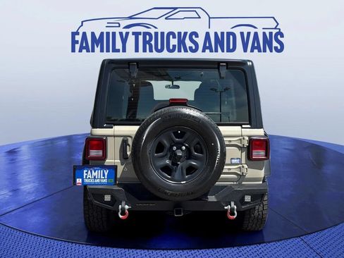 Used 2022 Jeep Wrangler Unlimited Sport AWD/4WD image 4