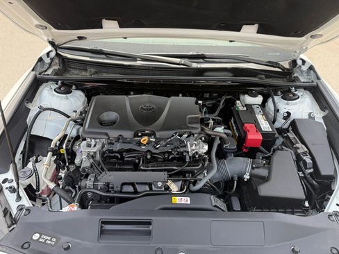 Used 2021 Toyota Camry SE FWD image 11