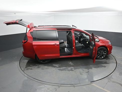 New 2026 Chrysler Pacifica Select w/ S Appearance Package FWD image 48