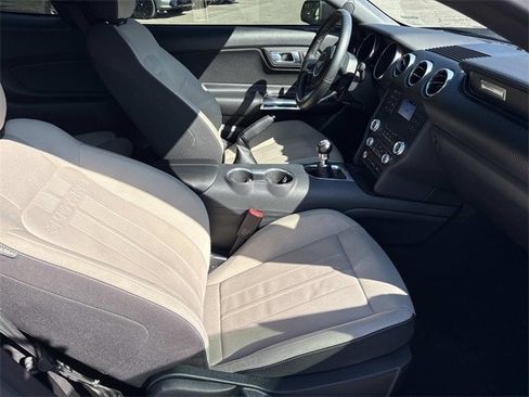 Certified 2022 Ford Mustang Coupe image 15