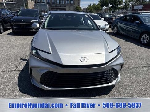 Used 2025 Toyota Camry LE FWD image 11