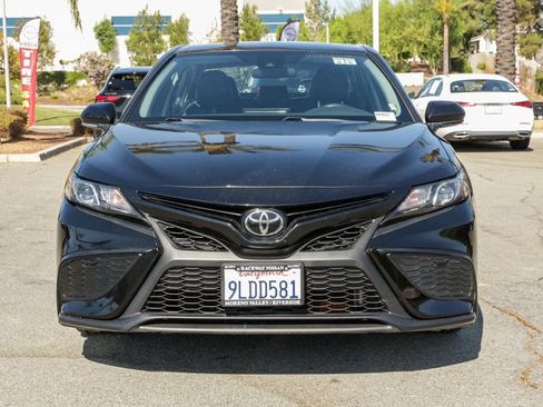 Used 2024 Toyota Camry SE FWD image 9