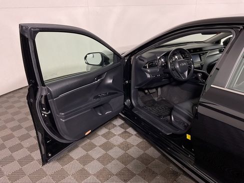 Used 2019 Toyota Camry LE image 16