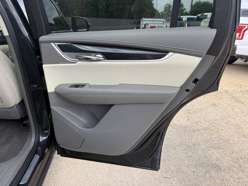 Used 2020 Cadillac XT6 Premium Luxury FWD image 18