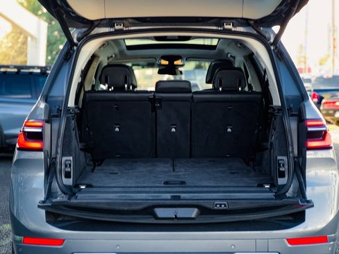 Used 2024 BMW X7 xDrive40i w/ Premium Package image 33