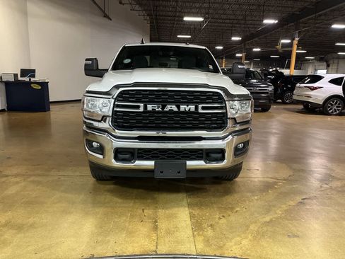 Used 2024 RAM 3500 Big Horn AWD/4WD image 3