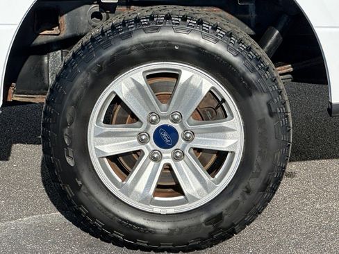 Used 2015 Ford F150 XLT image 9