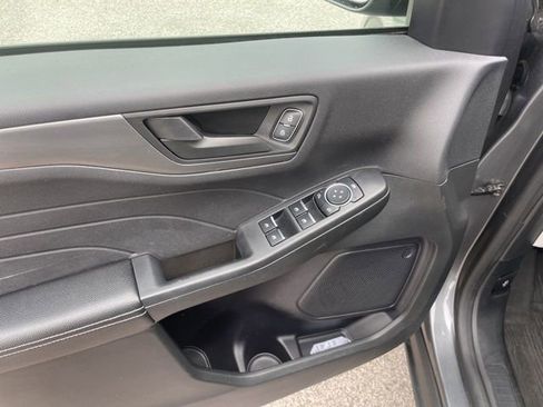 Used 2023 Ford Escape Active w/ Tech Pack #1 AWD/4WD image 19