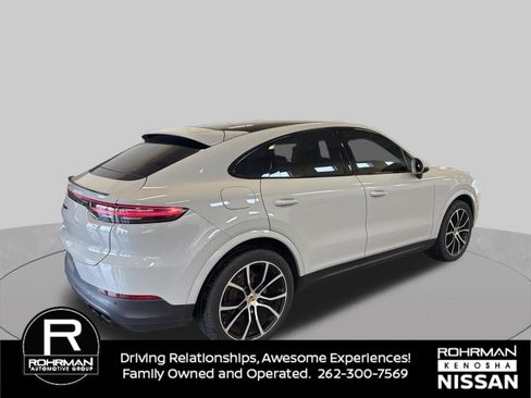 Used 2022 Porsche Cayenne Coupe AWD/4WD image 5