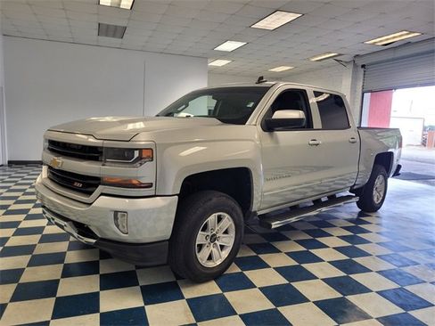 Used 2017 Chevrolet Silverado 1500 LT w/ All Star Edition image 3