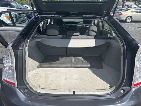 Used 2010 Toyota Prius III image 12