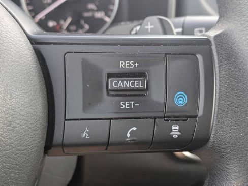 Used 2024 Nissan Rogue SV image 26