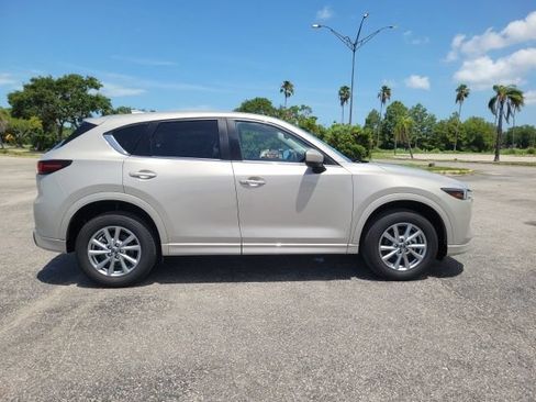 Used 2024 MAZDA CX-5 AWD 2.5 S w/ Select Package image 4