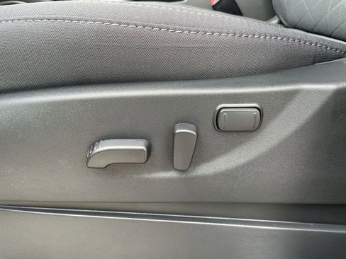 Used 2025 Nissan Frontier SV w/ SV Convenience Package image 20