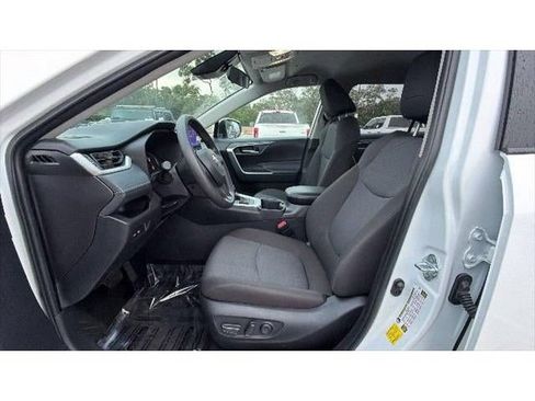 Certified 2025 Toyota RAV4 XLE AWD/4WD image 16