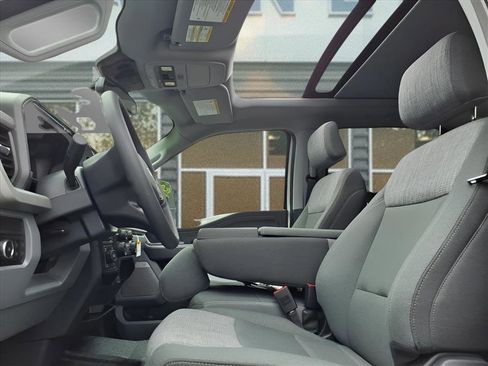 New 2026 Ford F350 XLT w/ XLT Premium Package image 9