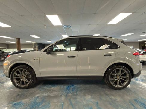 Used 2022 Porsche Cayenne Platinum Edition w/ Premium Package Plus AWD/4WD image 30