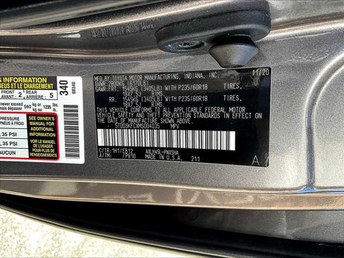 Used 2021 Toyota Sienna XSE image 37