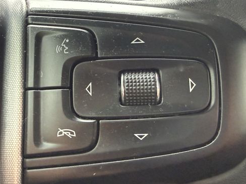 Used 2022 GMC Sierra 1500 Elevation image 35