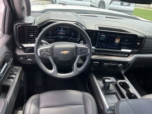 Used 2024 Chevrolet Silverado 1500 LTZ image 27