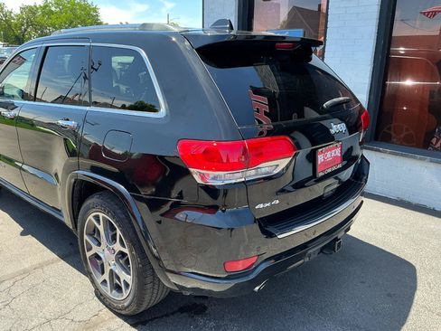 Used 2019 Jeep Grand Cherokee Overland AWD/4WD image 31
