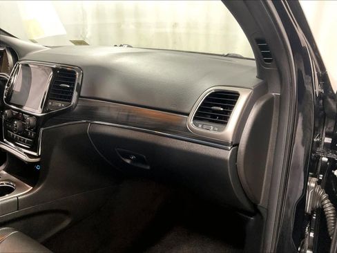 Used 2022 Jeep Grand Cherokee Limited image 13