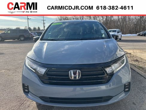 Used 2024 Honda Odyssey Sport image 2