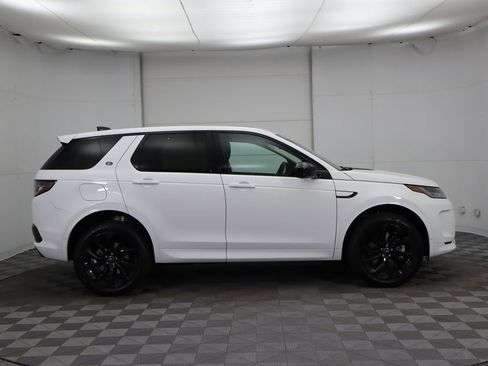 Used 2025 Land Rover Discovery Sport S image 4