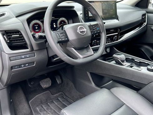 Used 2025 Nissan Rogue SL w/ Tech Package AWD/4WD image 17