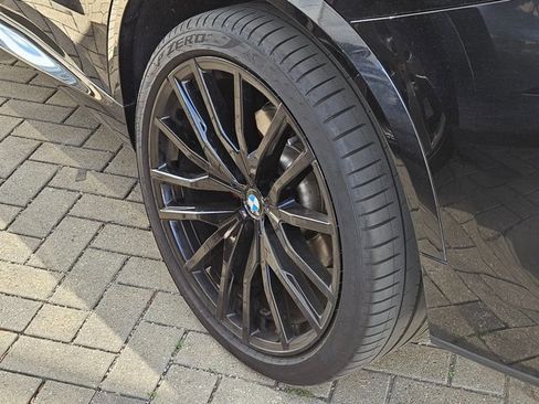 Used 2024 BMW X5 sDrive40i w/ M Sport Package image 11