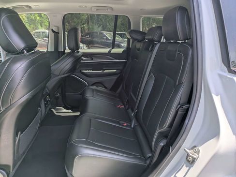 Used 2023 Jeep Grand Cherokee 4WD 4xe image 14