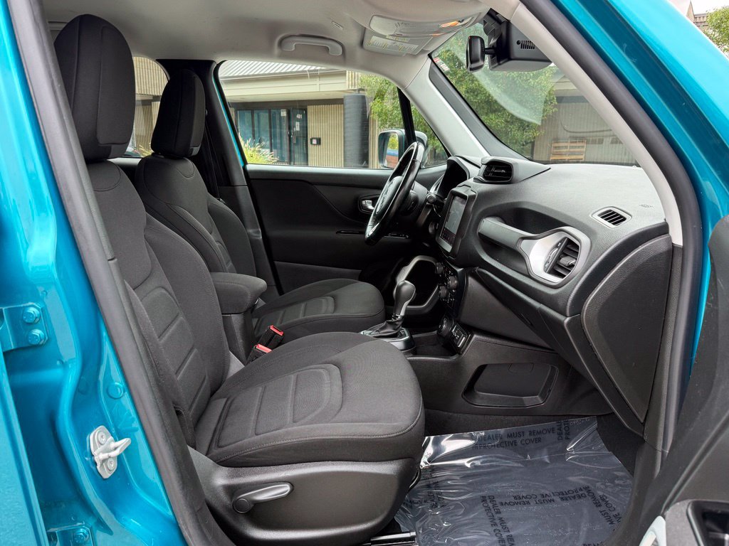 Used 2021 Jeep Renegade Latitude w/ Luxury Group I AWD/4WD image 15
