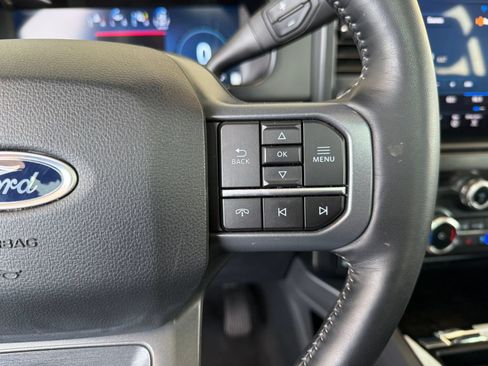 Certified 2024 Ford F250 Lariat w/ Lariat Ultimate Package AWD/4WD image 32