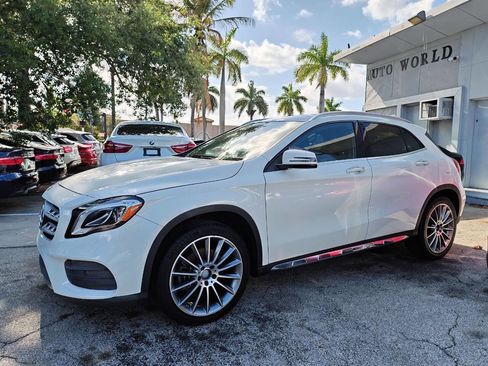 Used 2018 Mercedes-Benz GLA 250 w/ AMG Line Exterior image 4