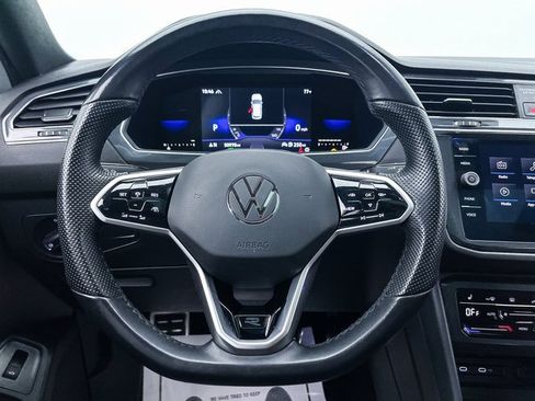 Used 2022 Volkswagen Tiguan SE R-Line image 30