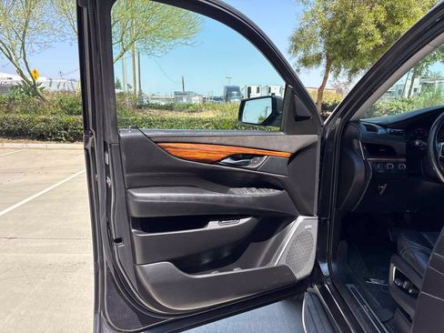 Used 2015 Cadillac Escalade ESV Premium AWD/4WD image 25