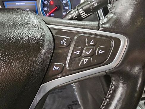 Used 2022 Chevrolet Equinox LT w/ Driver Convenience Package image 12