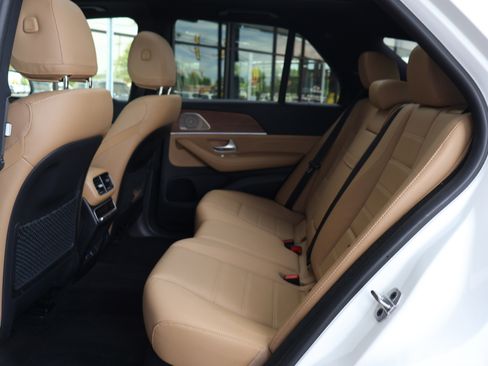 Used 2024 Mercedes-Benz GLE 350 4MATIC image 16