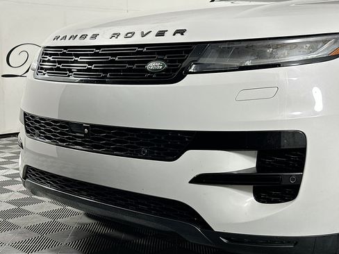 Used 2025 Land Rover Range Rover Sport SE AWD/4WD image 34