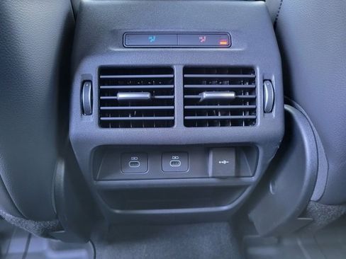 Used 2025 Land Rover Discovery Sport Dynamic SE image 23