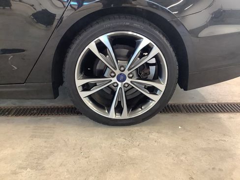 Used 2017 Ford Fusion Titanium FWD image 12